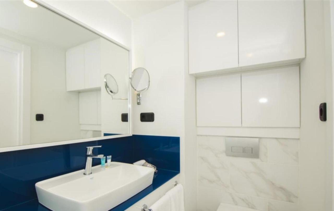 Delux Sea View Aparthotel In Orbi City Batumi Luaran gambar