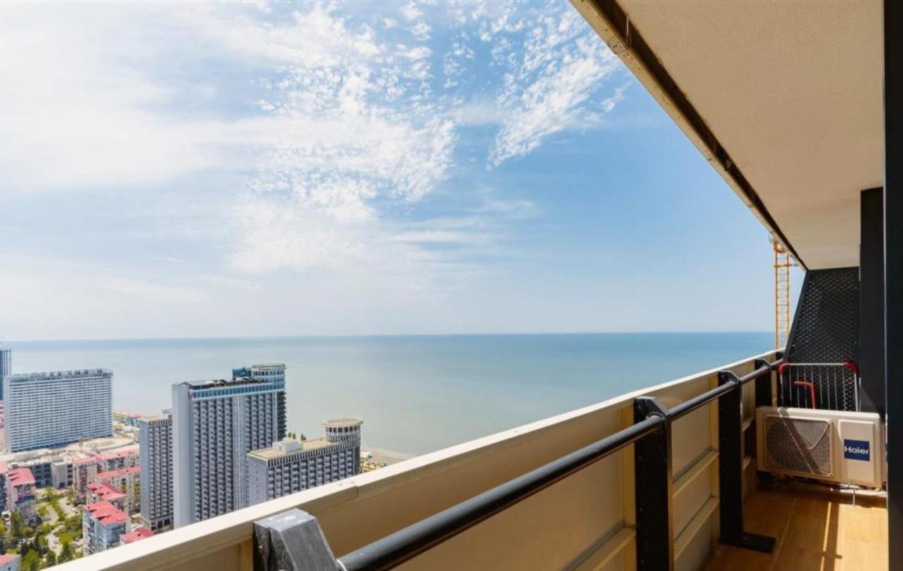 Delux Sea View Aparthotel In Orbi City Batumi Luaran gambar