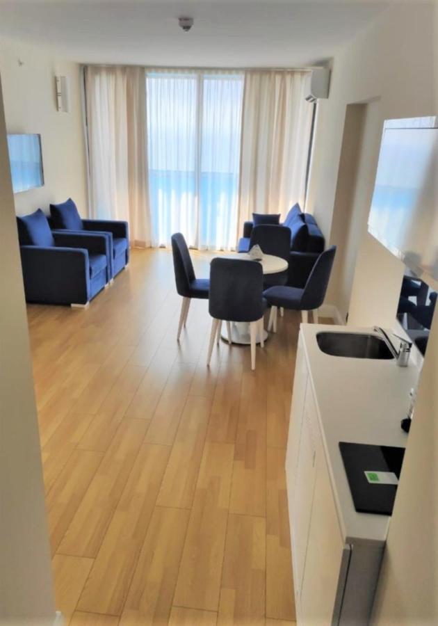Delux Sea View Aparthotel In Orbi City Batumi Luaran gambar